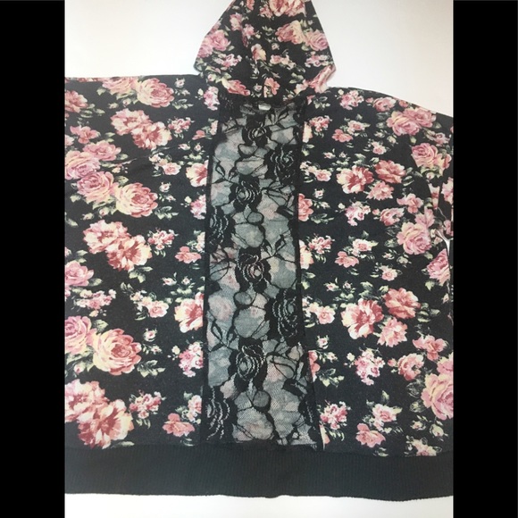 🔥FREE🔥No Boundaries sweater top with lace L - Picture 6 of 8